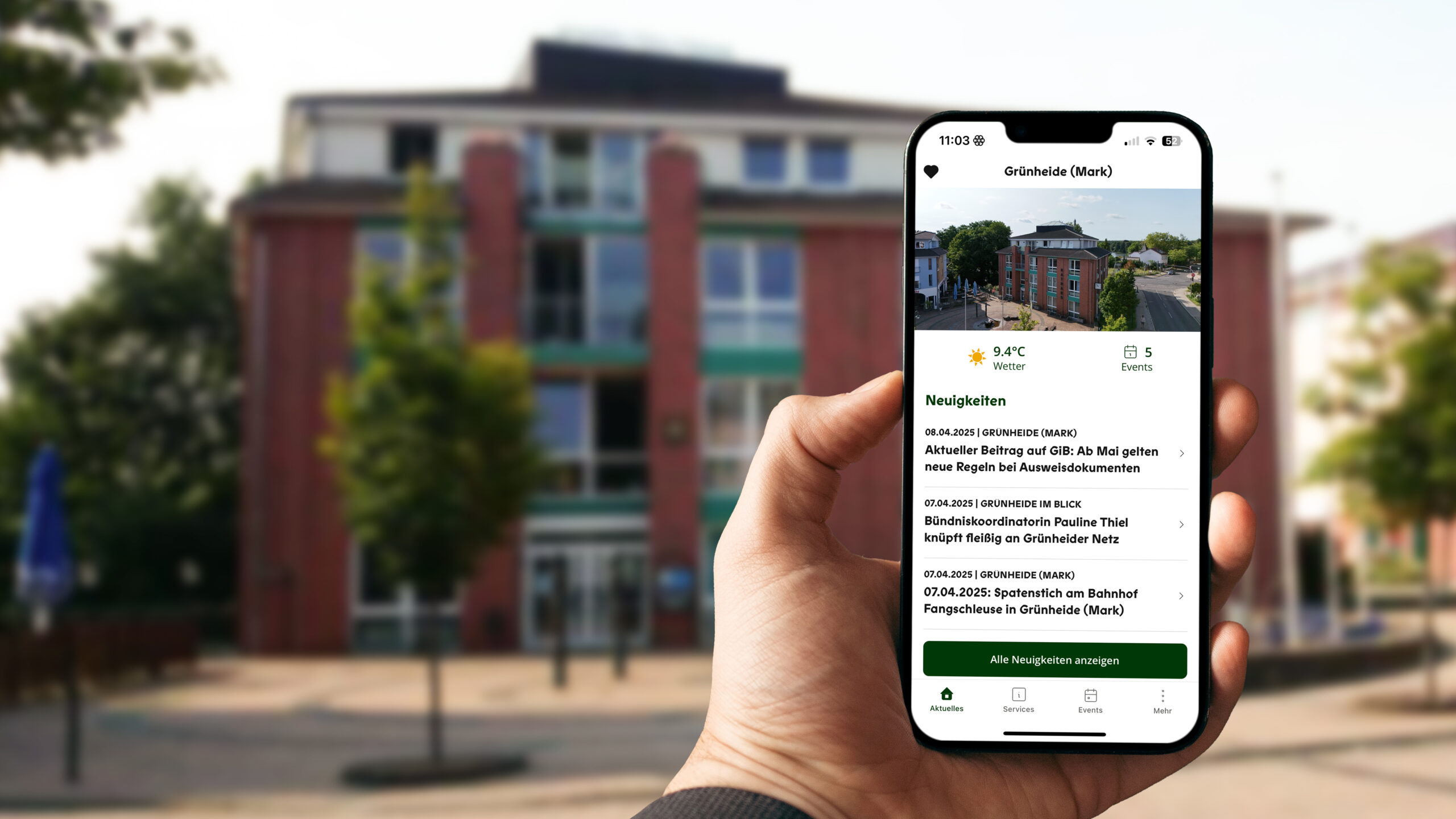 Immer auf dem neuesten Stand: Die Grünheide-App liefert die wichtigsten Informationen aus dem Rathaus (und darüber hinaus) direkt aufs Handy. Foto: Erik Burdach