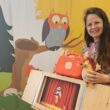 Angebot in Sachen Erste Hilfe: Kinderkoordinatorin Stefanie Höhn zeigt Kindern, wie sie im Notfall helfen können - und wie sie Gefahren vermeiden. Foto: Anke Beißer