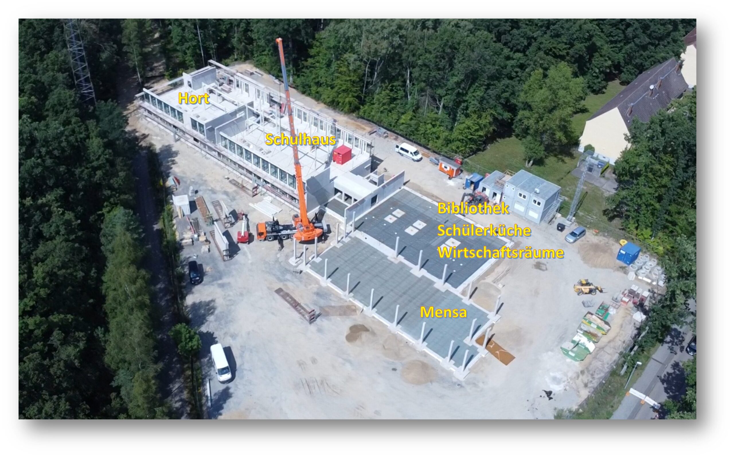 Blick von oben: Aus der Luft ist die Aufteilung des Gebäudekomplexes gut zu erkennen. Foto: Julian Mrose