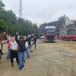 Jubel auf der Schul-Baustelle: Die 3d der Gerhart-Hauptmann-Grundschule hat in Hangelsberg nach dem Rechten gesehen. Foto: Anke Beißer