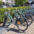 Mobiles Angebot: Der Marktplatz von Grünheide gehört zu den Standorten, die von nextbike seit August 2022 mit Leihfahrrädern ausgestattet sind. Foto: Anke Beißer