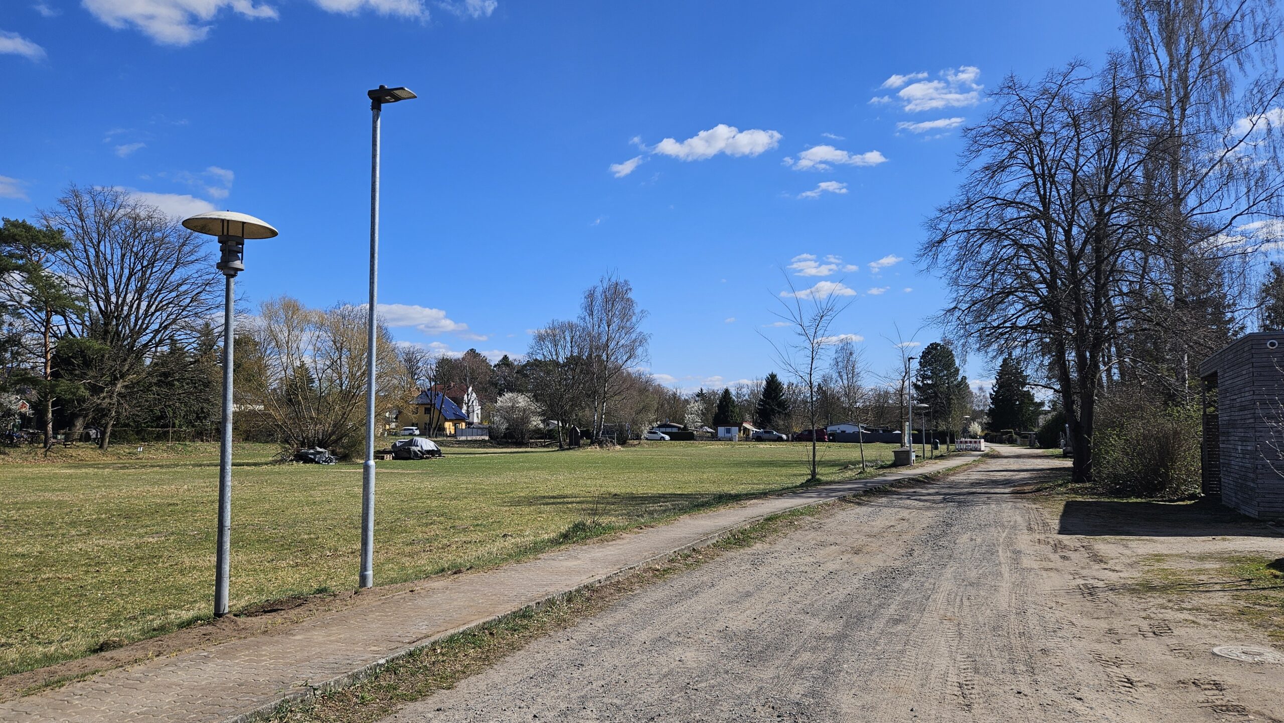 Neues Licht: In Hangelsberg sind die Straße Am Anger und die Festwiese mit der Umrüstung auf LED an der Reihe. Foto: Anke Beißer