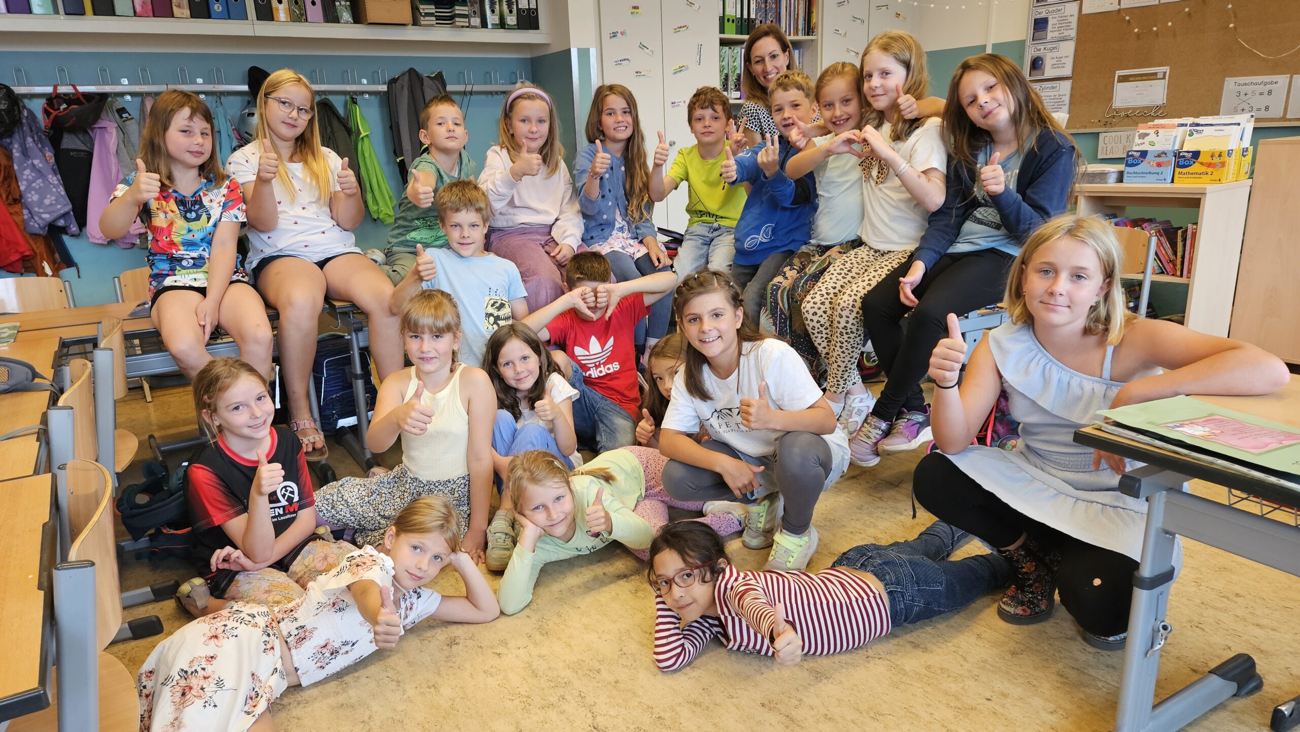 So sehen Sieger aus: Die Klasse b3b der Gerhart-Hautpmann-Grundschule Grünheide hat das STADTRADELN 2026 (da noch als Klasse 2b) in Grünheide und im Kreismaßstab gewonnen. Foto: Anke Beißer